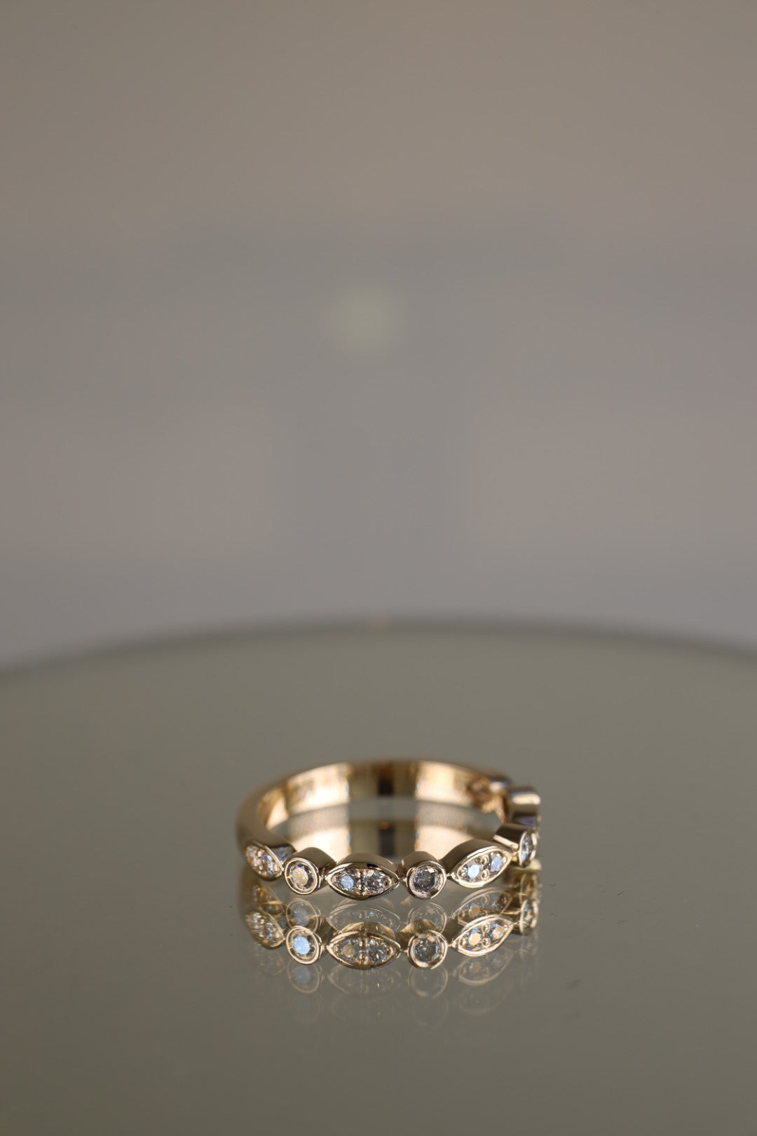 Yellow gold art deco round brilliant diamond ring