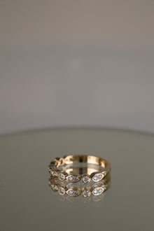 Yellow gold art deco round brilliant diamond ring