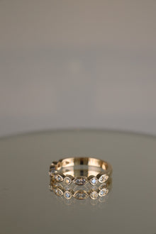 Yellow gold art deco round brilliant diamond ring